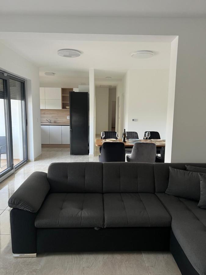 Modern Home Ula Бртонигла Екстер'єр фото