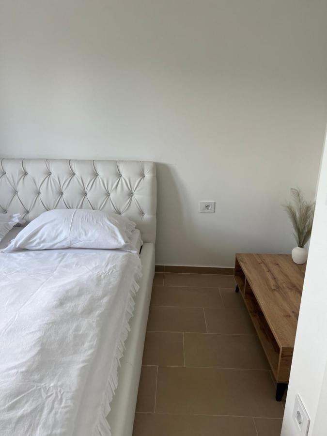 Modern Home Ula Бртонигла Екстер'єр фото