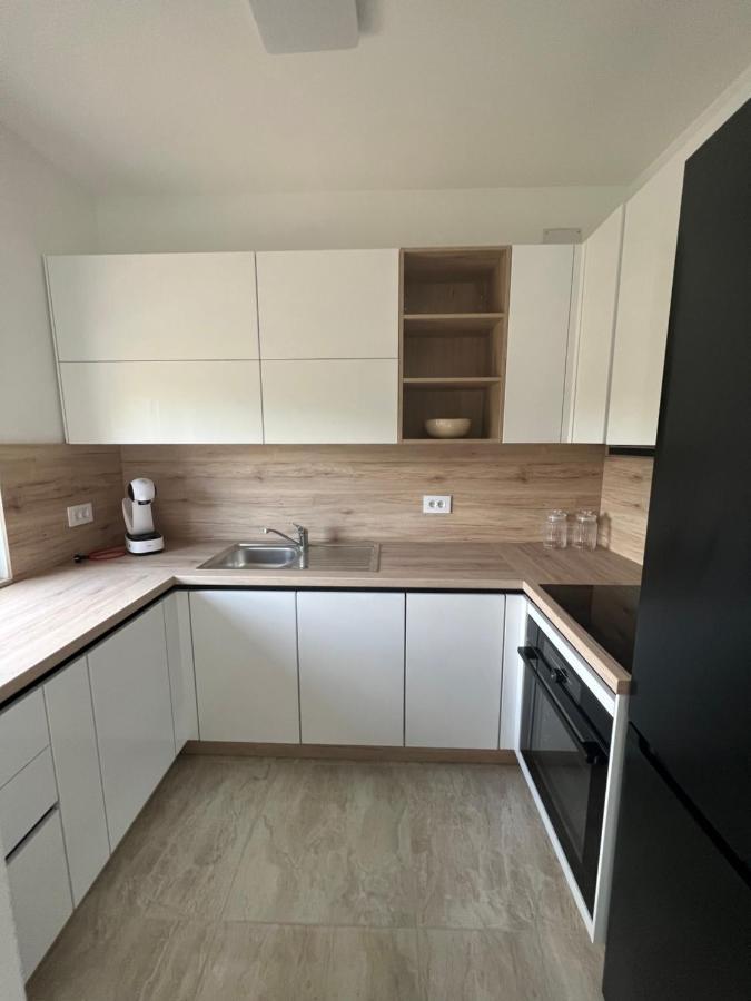 Modern Home Ula Бртонигла Екстер'єр фото